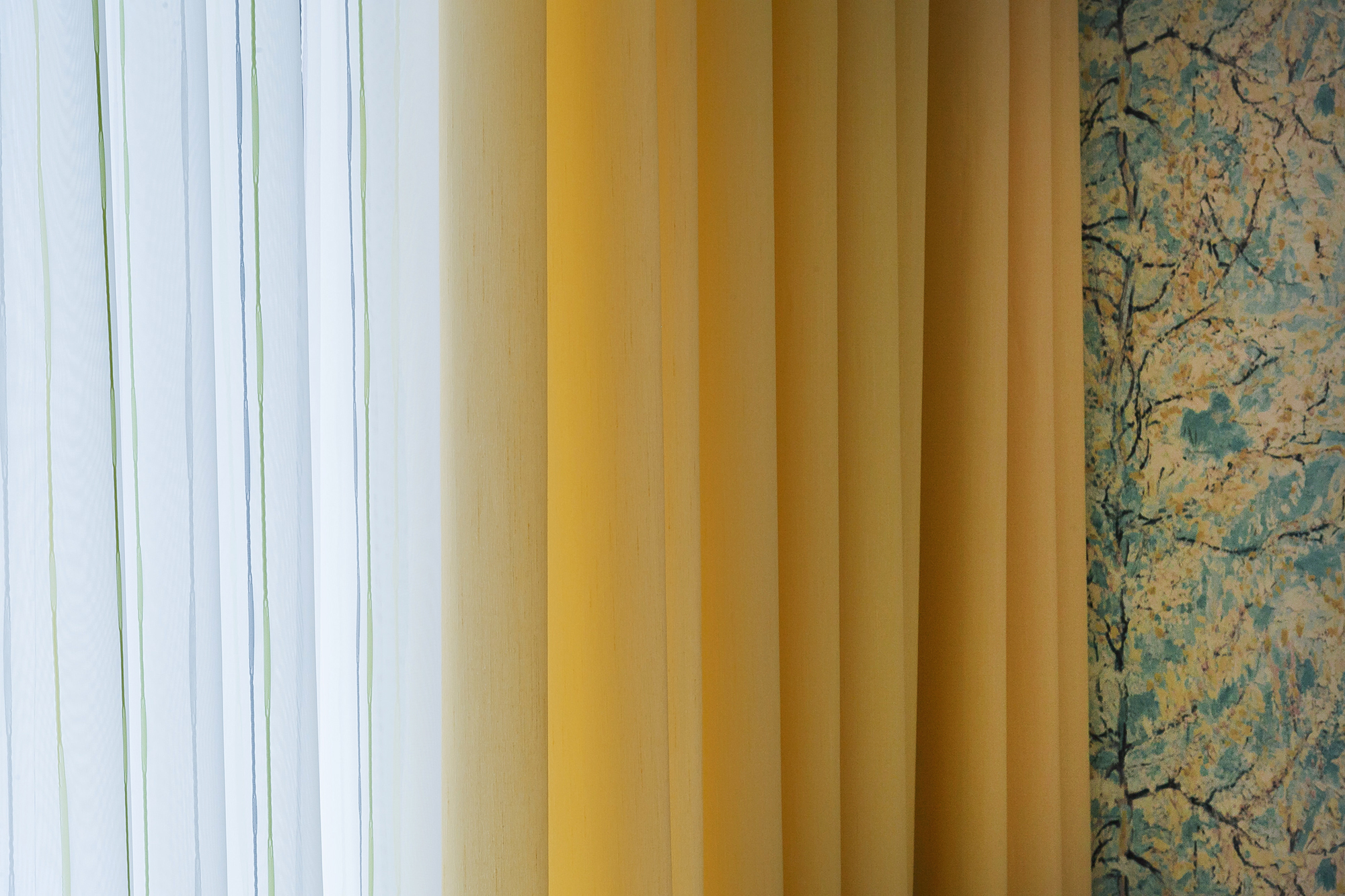 Желтые шторы в квартире
